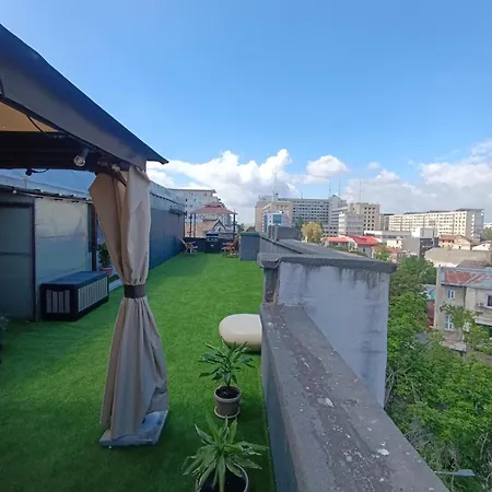 Urban Eden - Rooftop Terrace